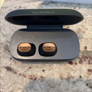 Sol republic wireless headphones